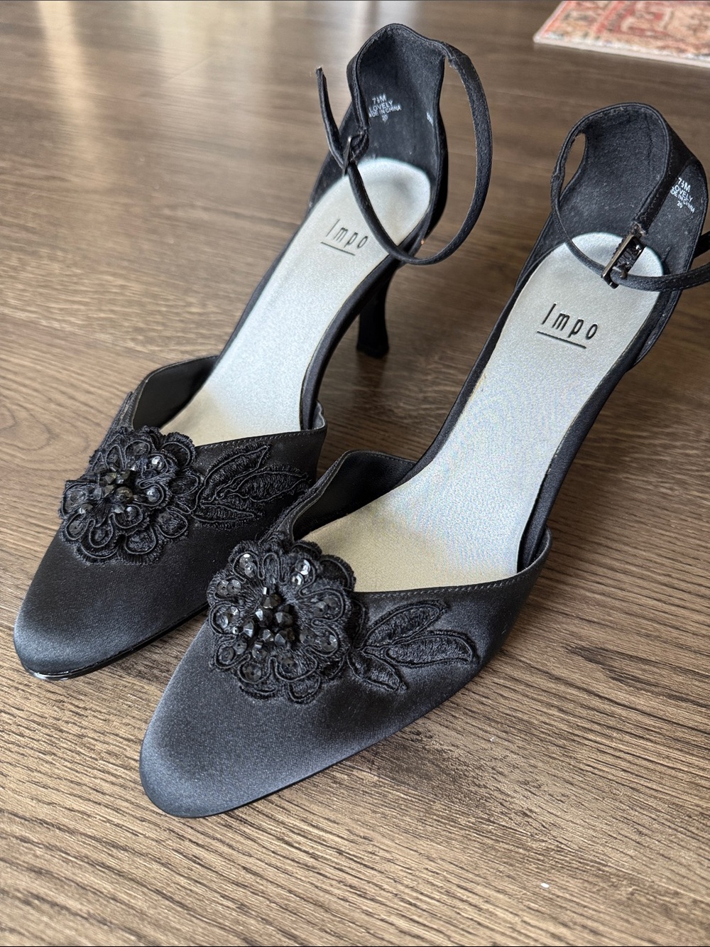 Women’s evening shoe size 7 1/2